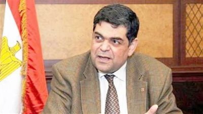 إزاي تعرف إن عندك فيروس كورونا أو لأ؟.. وزير الصحة الأسبق يجيب