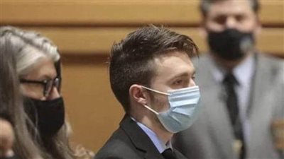 تفاصيل علاقة قاتل والديه وتقطيع أوصالهما بأغنى رجل في العالم