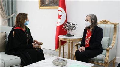 رئيسة الوزراء التونسية تؤكد ضرورة دعم مشاركة المرأة في بلورة سياسات الشأن العام