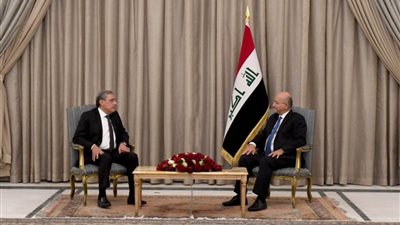 رئيس العراق ووزير العدل اللبناني يؤكدان ضرورة تعزيز العلاقات الثنائية