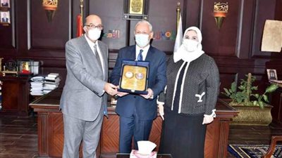 محافظ الأقصر ووزيرة التضامن يبحثان التنسيق المشترك بما يخدم تحقيق مستهدفات الوطن التنموية