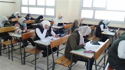 طلاب المراحل التعليمية يواصلون أداء اختبارات الفصل الدراسي الأول بالبحيرة