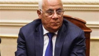 محافظ بورسعيد يوقع عقود تمليك منشآت صناعية بالجنوب