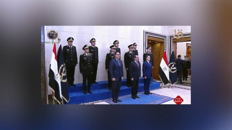 الرئيس السيسي يتوسط