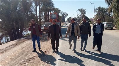 بدء رصف الطريق الزراعي الغربي من كوبري ديرمواس القبلي حتى كمين الرحمانية