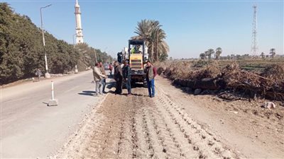 بدء رصف الطريق الزراعي الغربي بالمنيا