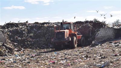 رفع 600 طن قمامة ونقلها من مقلب أبو سيفين ببردنوها شمال المنيا