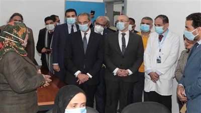 وزير الاتصالات ومحافظ بني سويف يتفقدان وحدة التشخيص عن بُعد بالمستشفى التخصصي