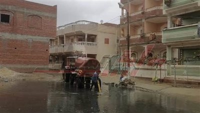 رفع مياه الأمطار من شوارع بلطيم في كفر الشيخ