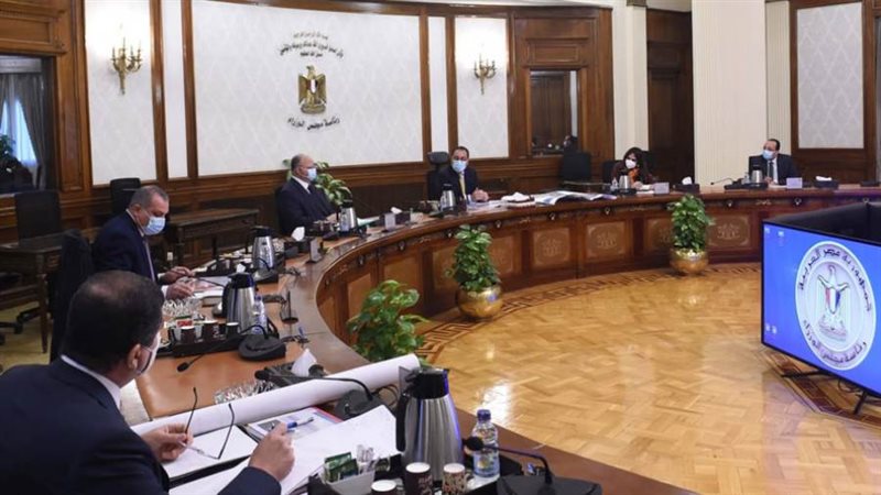 رئيس الوزراء يتابع