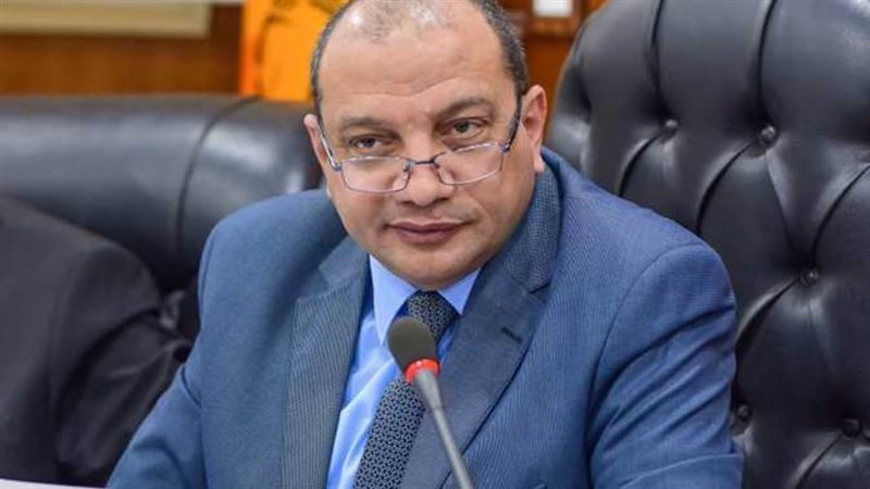 الدكتور منصور حسن