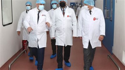 وفد عراقي يتفقد مصنع 