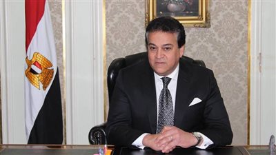 وزير التعليم العالي يصدر قرارا بإغلاق كيانين وهميين بالفيوم