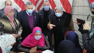 توقيع الكشف الطبي علي 1700 مريض وتوزيع بطاطين علي المستحقين ضمن قافلة جامعة الزقازيق 