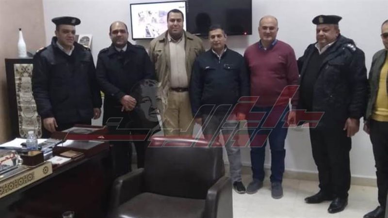 خلال التهنئة