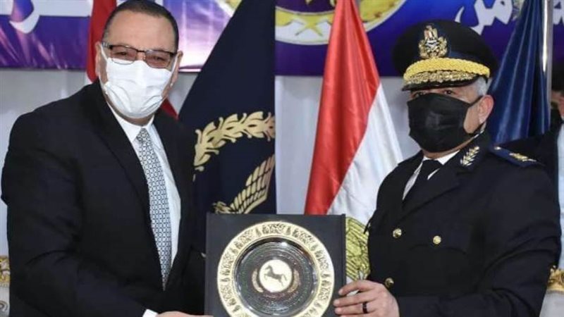 محافظ الشرقية ومدير