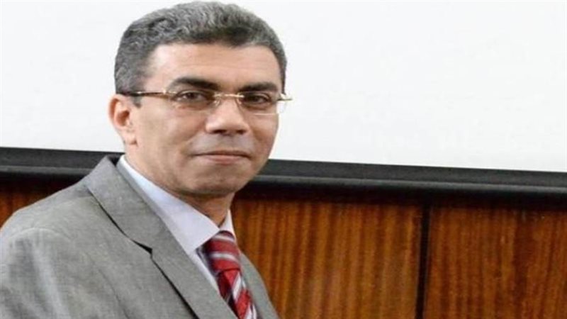 الكاتب الصحفي ياسر