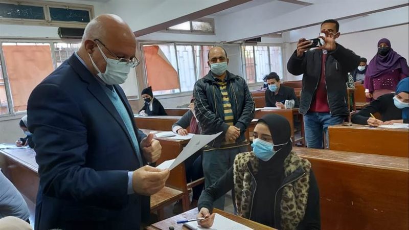 رئيس الجامعة بتفقد