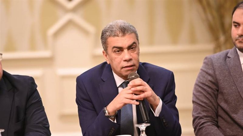 الكاتب الصحفي ياسر