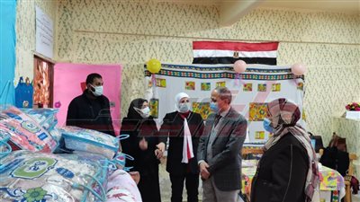 ملابس وسلع غذائية وبطاطين للأسر الفقيرة ضمن مبادرة 