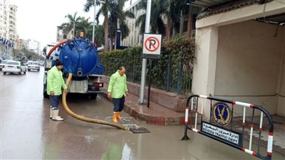 جهود مكثفة لرفع آثار الأمطار ومواجهة موجة الطقس السيئ بالبحيرة