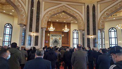 بدء صلاة الجنازة على الكاتب الصحفي الكبير ياسر رزق