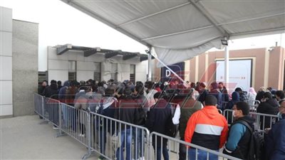 توافد الجمهور في اليوم الأول لفعاليات معرض الكتاب.. (صور)