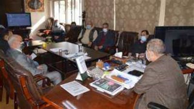 محافظ المنيا يوجه بتنفيذ حصر شامل للأراضي المناسبة لإقامة مواقف سيارات ونقاط إطفاء وأسواق