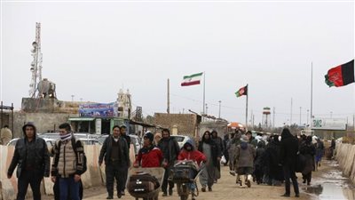 قرويون إيرانيون يهاجمون شاحنات أفغانية على خلفية أزمة مياه في المنطقة