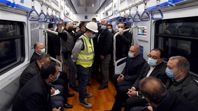  شاهد.. قطار الجمهورية الجديدة ينطلق ومدبولي والوزير في جولة للتشغيل التجريبي