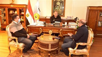  محافظ أسيوط يبحث مع وكيل وزارة الصحة الموقف التنفيذي لتطوير الوحدات الصحية