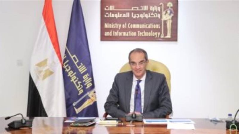 الدكتور عمرو طلعت