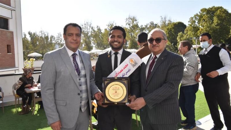 رئيس اتحاد طلاب جامعة