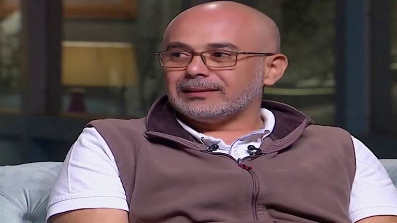 الفنان أحمد عزت