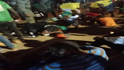 الكاف يتلقي تقريرًا من اللجنة المنظمة لأمم إفريقيا عن حادث تدافع ملعب أولمبي