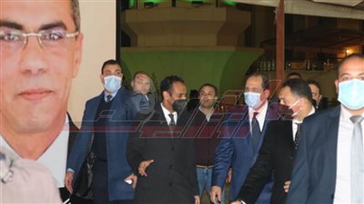 أبرزهم رئيس المخابرات العامة المصرية.. قيادات رسمية وإعلامية وشعبية في عزاء الكاتب الصحفي ياسر رزق 