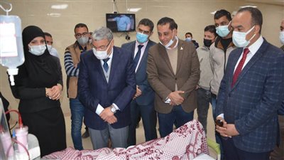 محافظ المنيا يتفقد قسم الغسيل الكلوي بمستشفى سمالوط التخصصي