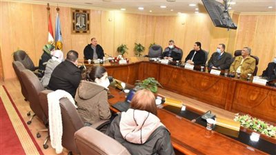 محافظ أسيوط يعقد اجتماعًا مع مسئولي صندوق التنمية الحضارية 