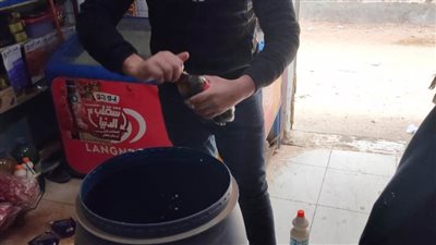 إعدام 2 طن أغذية فاسدة وغلق 26 منشأة مخالفة بالشرقية 