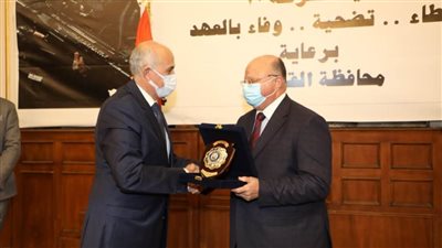 محافظ القاهرة يكرم قيادات الشرطة في عيدها