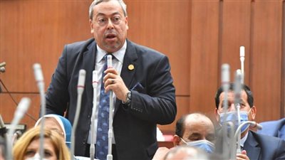 النائب إيهاب أبوكليلة: قانون العمل مكسب للعامل وصاحب العمل