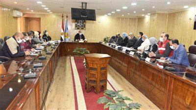 محافظ أسيوط يترأس اجتماع مناقشة الموقف التنفيذي لمشروعات 