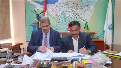 مياه الفيوم توقع بروتوكولات تعاون لتوصيل المياه للأسر الأولى بالرعاية