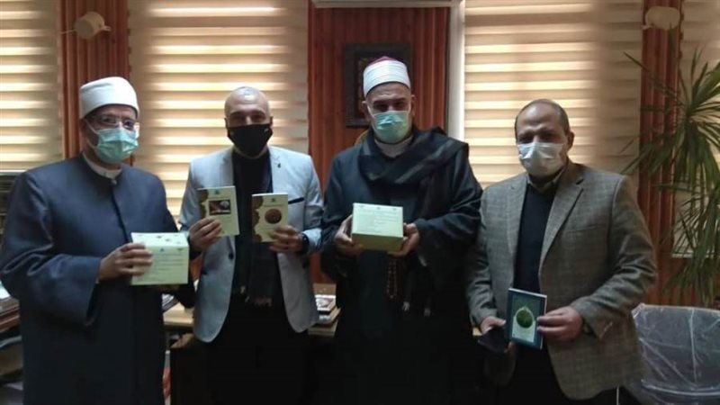 مدني في استقبال وفد