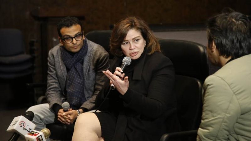 إلهام شاهين والمخرج