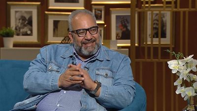 بيومي فؤاد: بشرب سجائر من ورا مراتي