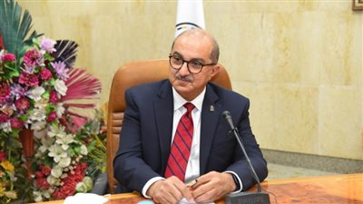 رئيس جامعة أسيوط يقرر تخفيض العمالة بنسبة 50% خلال إجازة  نصف العام