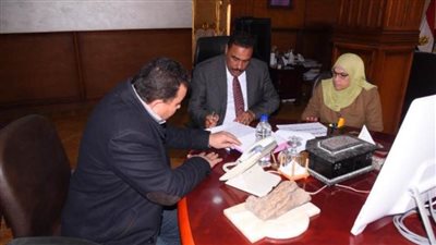 محافظ مطروح يوجه بالإسراع في بحث الطلبات المقدمه لتقنين الأراضي