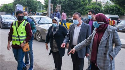 محافظ الإسكندرية ينتقل إلى موقع الهبوط الأرضي بشارع السلطان حسين بحي وسط 