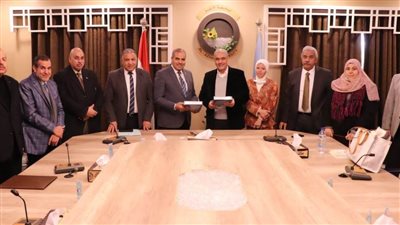 رئيس جامعة الأزهر يثمن جهود مؤسسة العربي في خدمة الصناعة الوطنية 